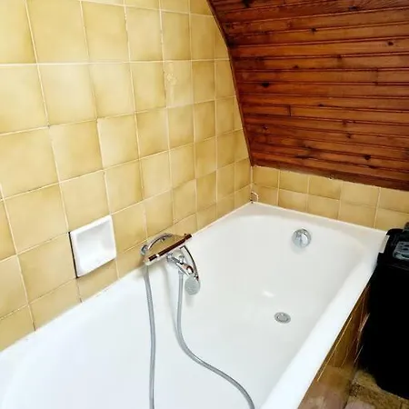 Le Casimir, A * אסטנג